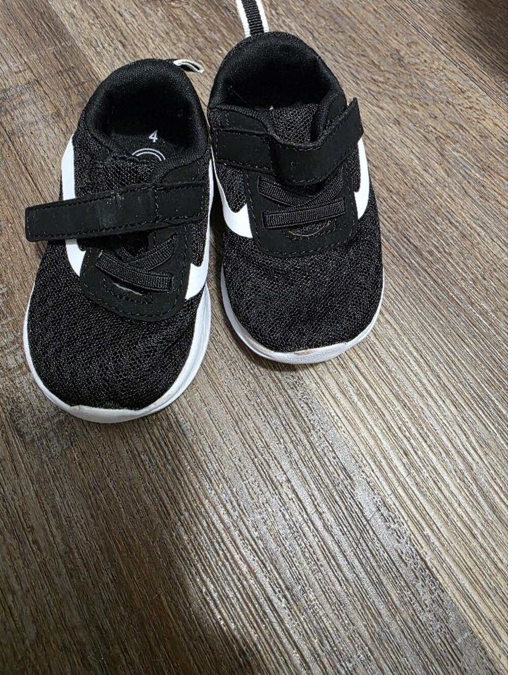 wonder nation Black and White Kids Sneakers with Hook-and-Loop Strap